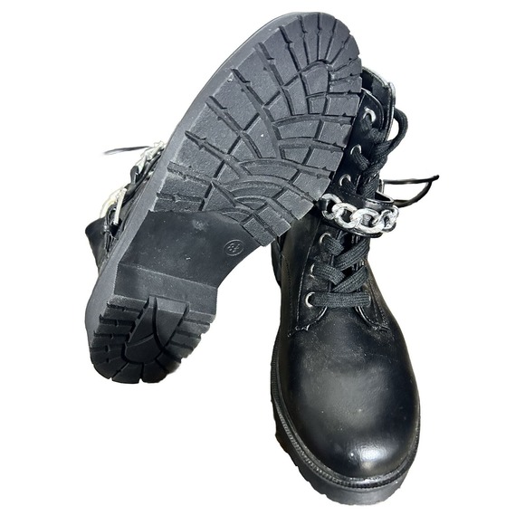 REPORT "Chainey" Black Combat Boots Rugged Lug Sole Chain Link Heel Shoes SZ 8.5 - Picture 2 of 5